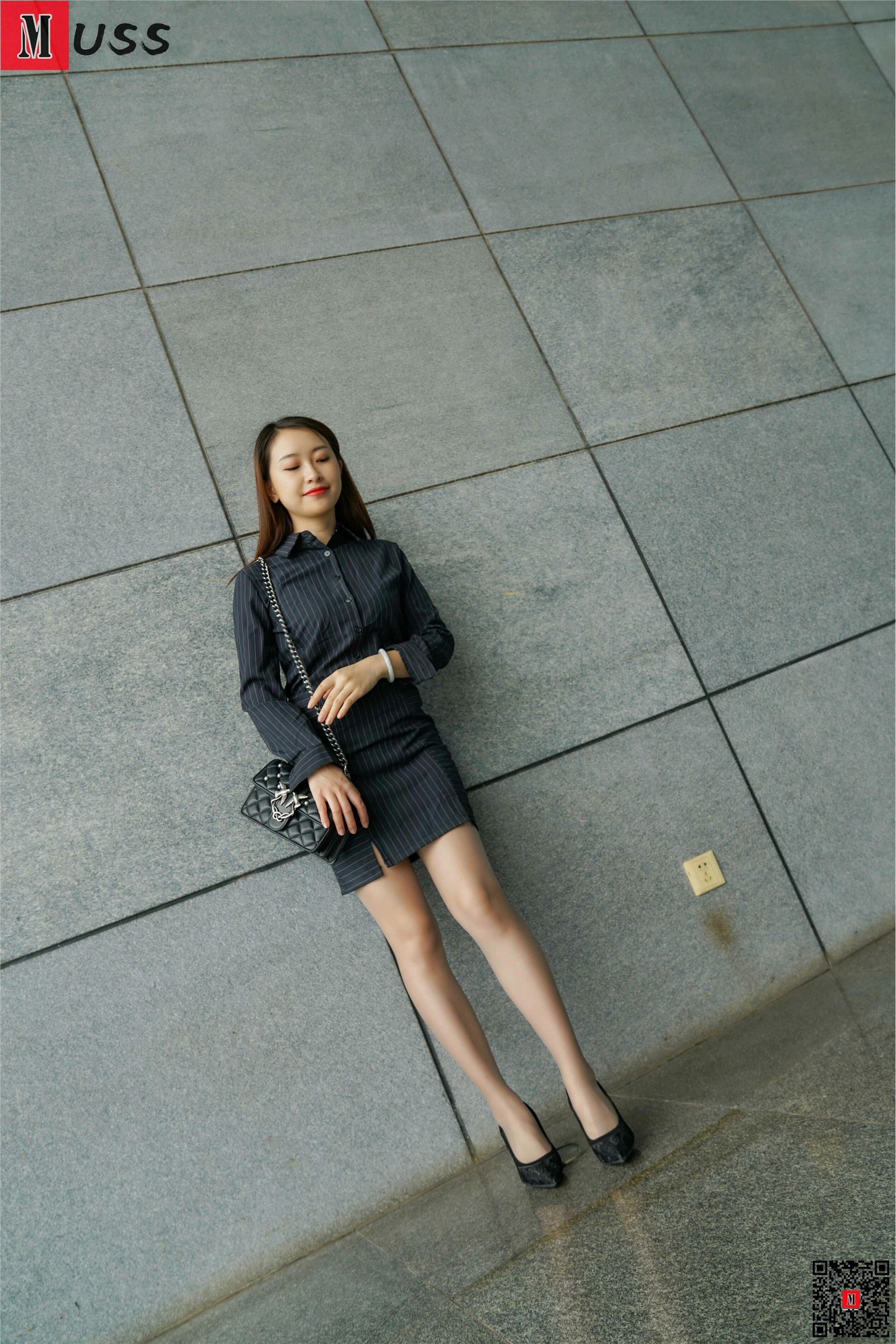 MussGirl慕丝女郎  NO.203 条纹制服肉丝小婕